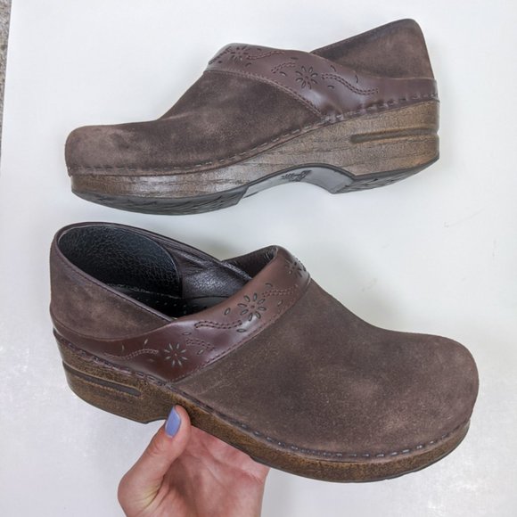 dansko work clogs